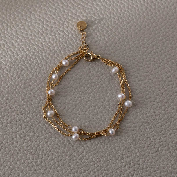 Pearl Kissed Layers Armbnd